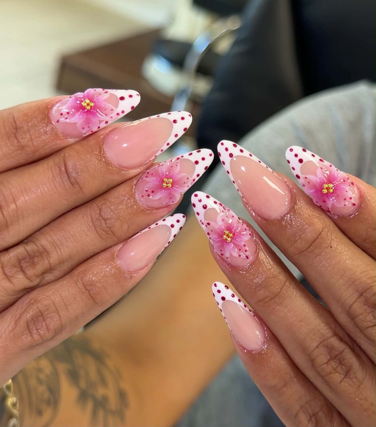 BURLINGTON, NC – TUYỂN THỢ NAIL GẤP